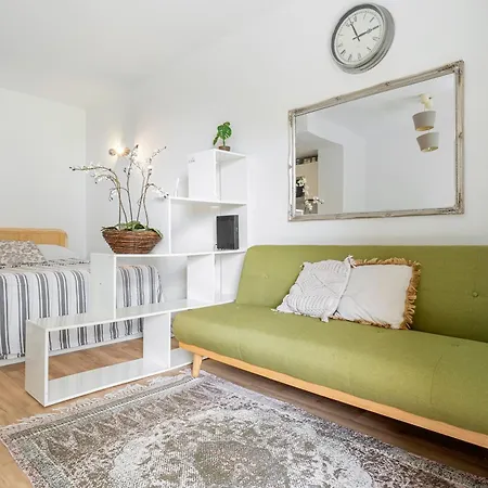 Piso Ade Apartment